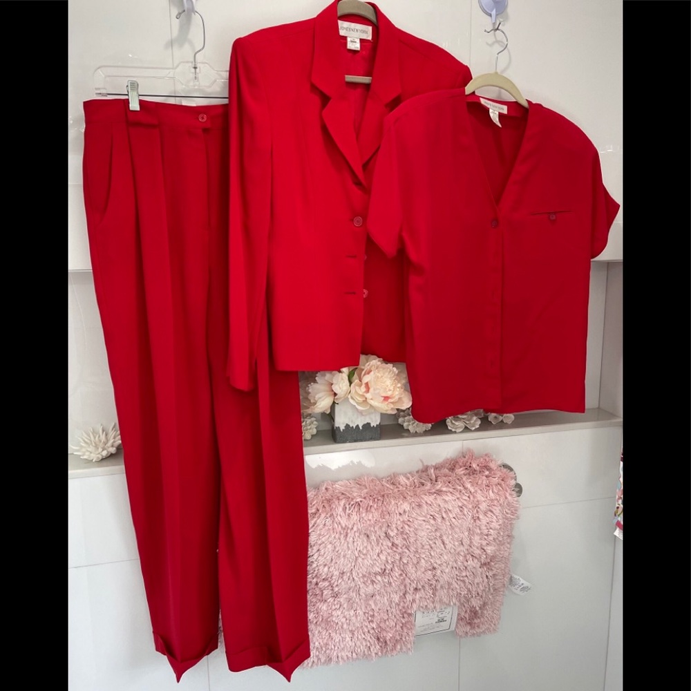 JONES NEW YORK 3 piece pant suit “True Red Paradise Dream”